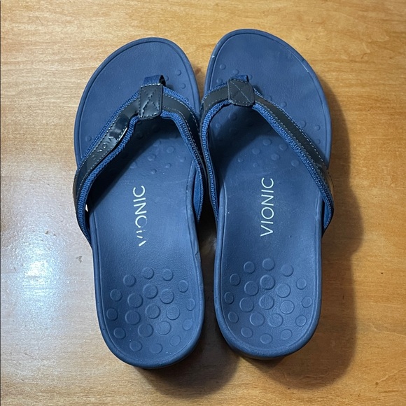 Vionic High Tide Dark Blue Thong Sandals. Size 7 - Picture 3 of 9